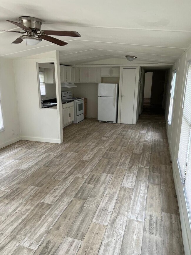 Building Photo - Renovated 2-Bed, 1-Bath Camper