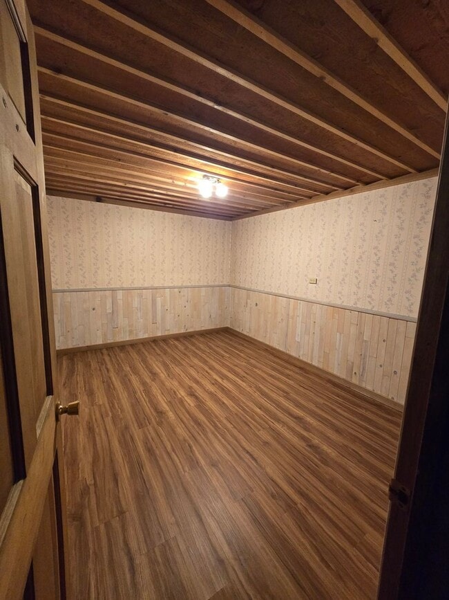 Building Photo - 2 Plus bedroom, 1 Bathroom House in Sedro ...
