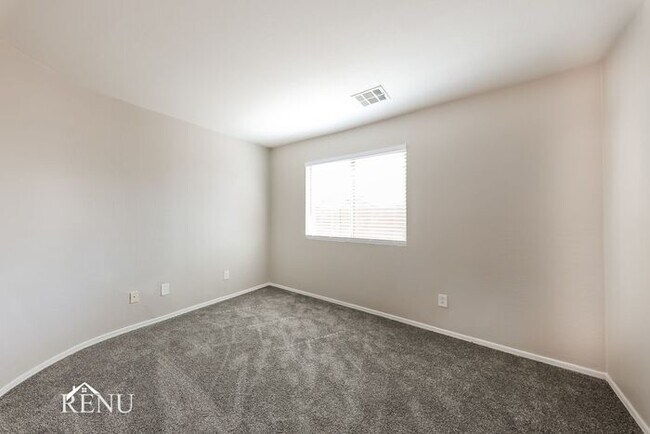 Building Photo - 16219 N 153rd Ave