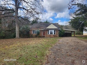 Building Photo - 3 Bed/2 Bath Home in Brandon