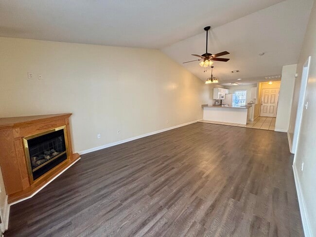 Building Photo - 310 Evans Lake Way