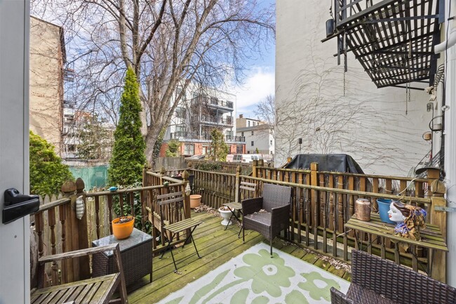 Building Photo - 316.5 6th St