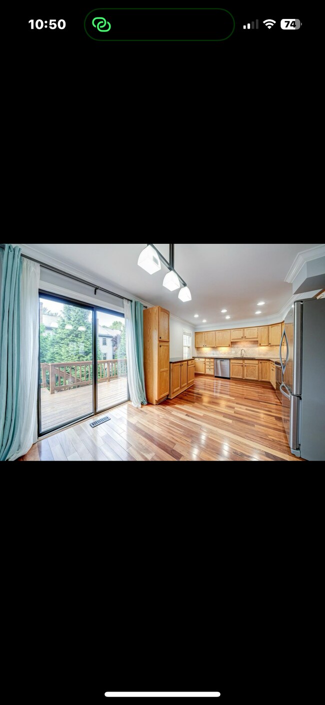 Building Photo - 2883 Kelly Sq