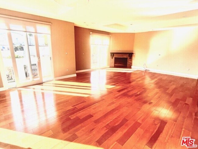 Building Photo - 8609 W Knl Dr