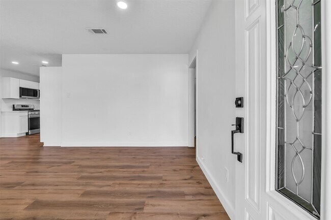 Building Photo - 1913 41st Ave N