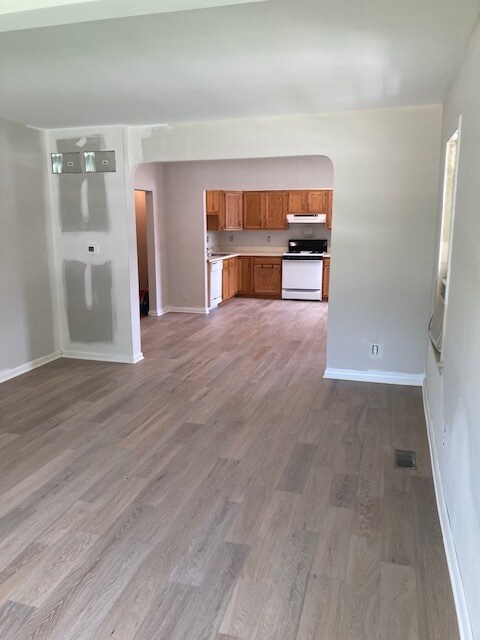 Building Photo - 136 Highland Ave
