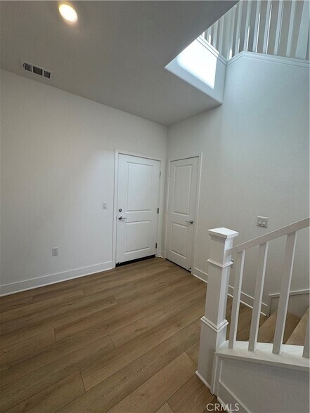 Building Photo - 436 Loon