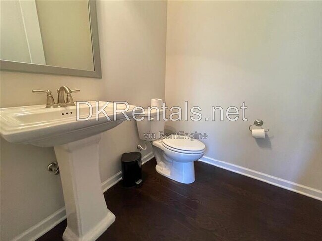Building Photo - 1375 Vayda Ct