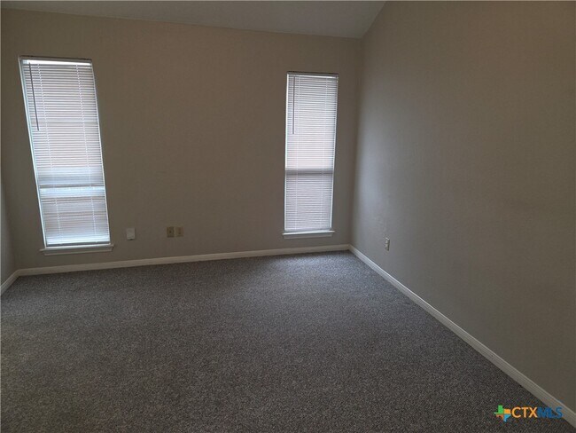 Building Photo - 4706 Hartrick Bluff Rd