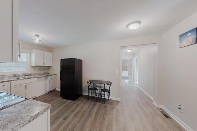 Building Photo - Hickory Hills Estates Home, a 8 minute walk to transit stop N Hairston Rd & 452