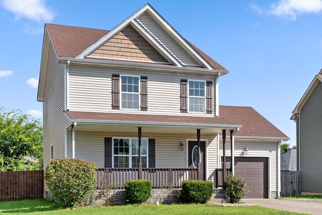 Building Photo - Large, Nice home close to Fort Campbell an...