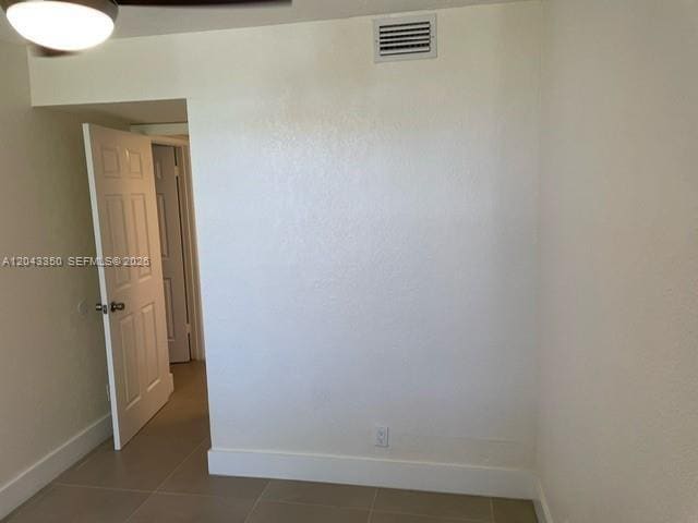 Building Photo - 215 Lake Pointe Dr