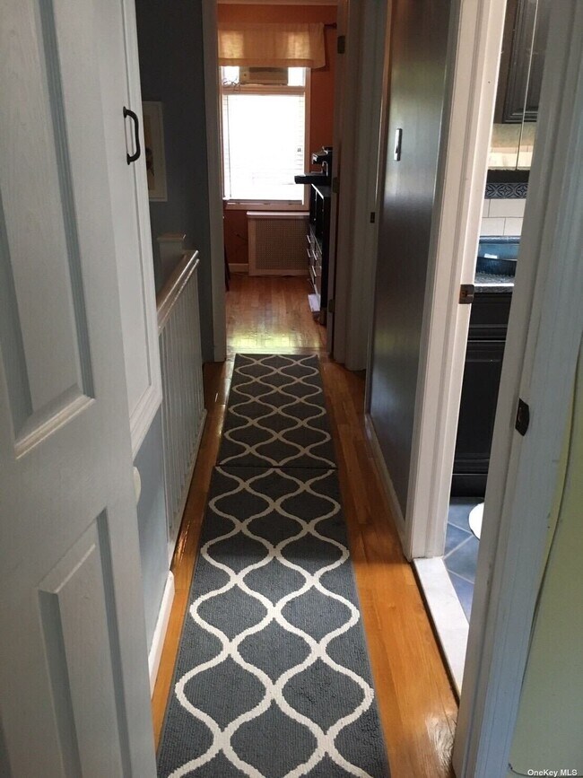 Building Photo - 68-41 Harrow St