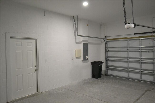 Building Photo - 6474 Taylor Ct