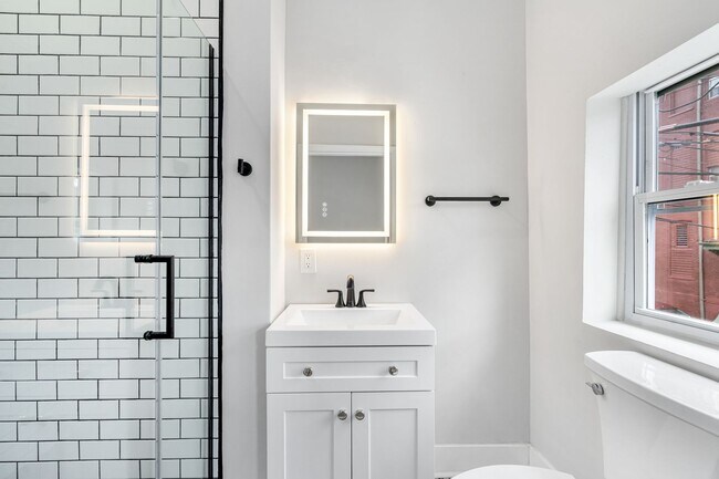 Building Photo - Beautifully Renovated 3 Bed/3.5 Bath Home in the Heart of Lawrenceville -  Available July!