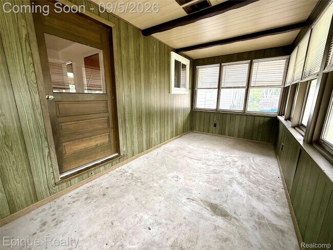 Building Photo - 5627 Clippert St