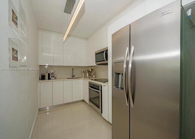 Building Photo - 800 Claughton Island Dr