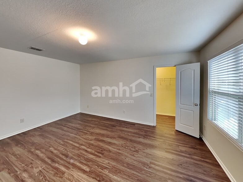 Building Photo - 431 Tequila Ranch