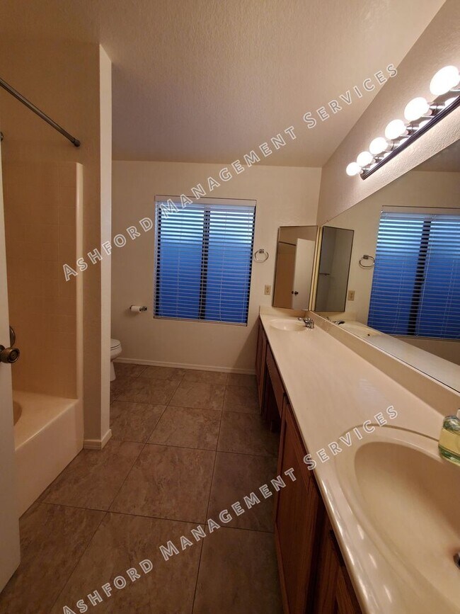 Building Photo - 3 BEDROOM ON CULDESAC IN CHANDLER