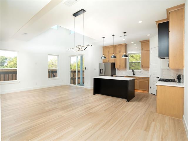 Building Photo - 5851 Millar Dr