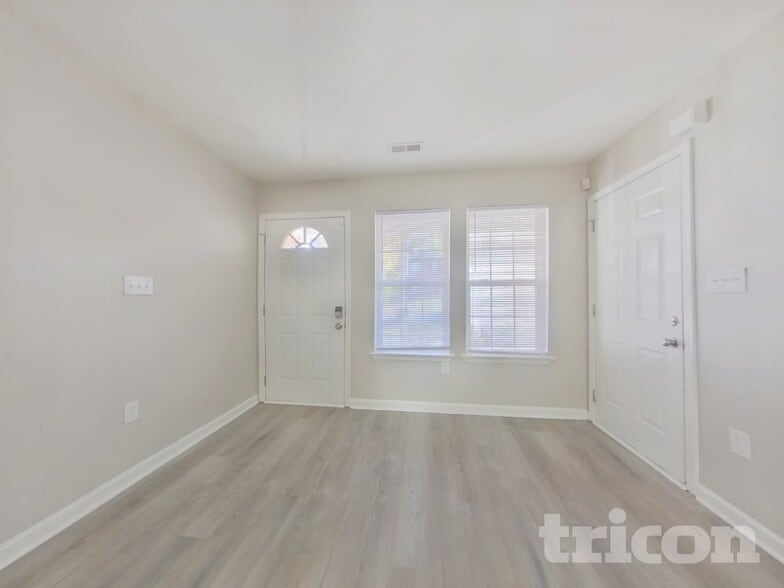 Building Photo - 6215 Rockwell Blvd W