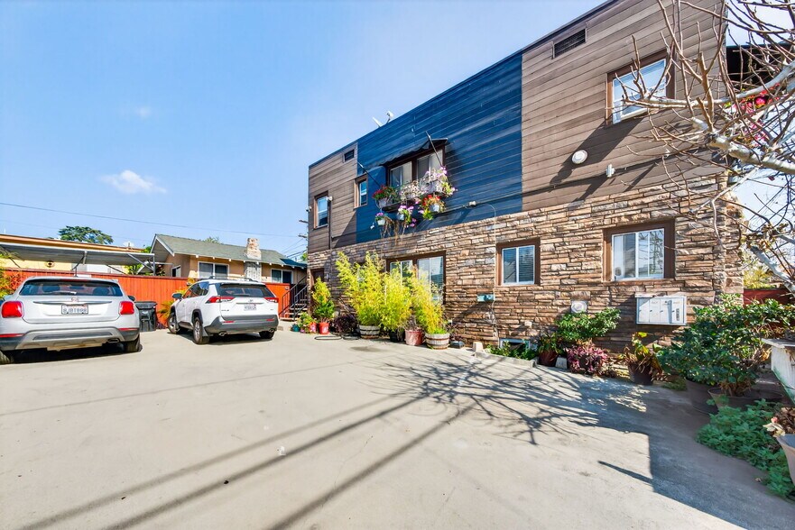 Building Photo - 5919 Lexington Ave