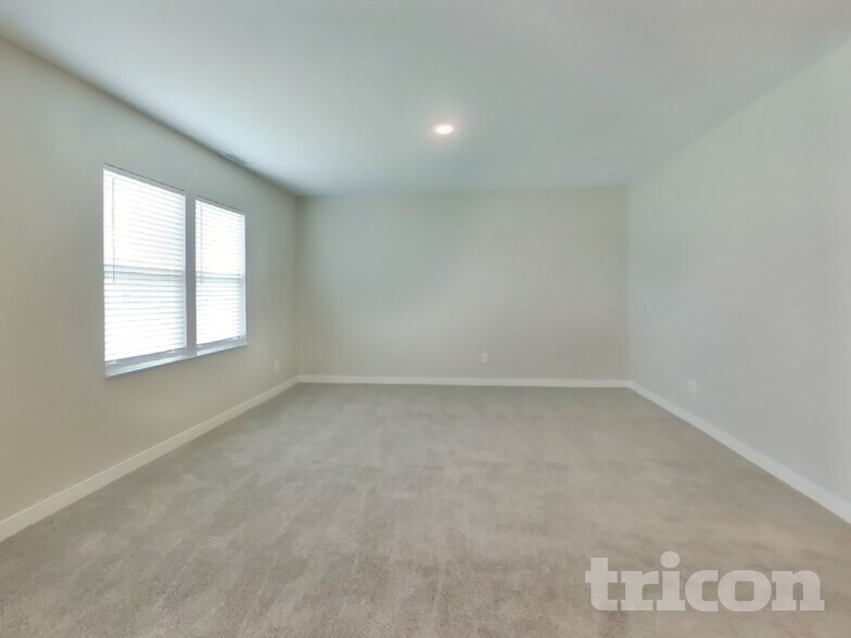 Building Photo - 1303 Eton Wy