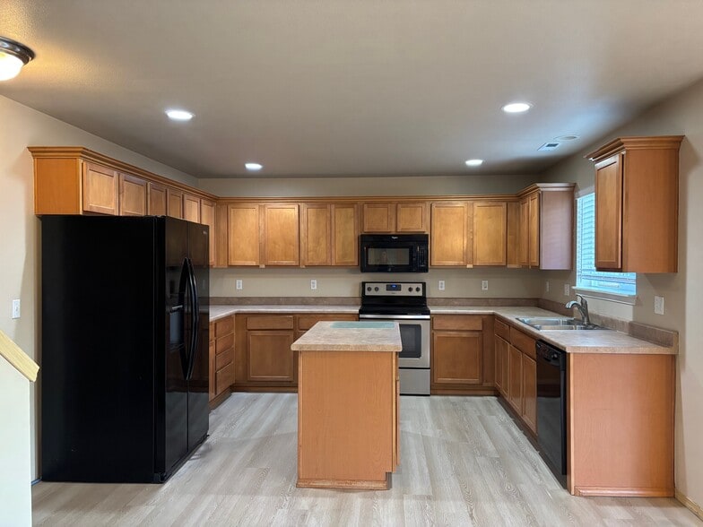 Building Photo - 9903 197th Ave E