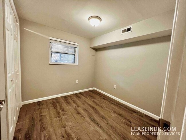 Building Photo - 1016 11th St NE