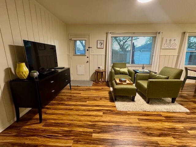 Building Photo - 1925 Peavy Rd