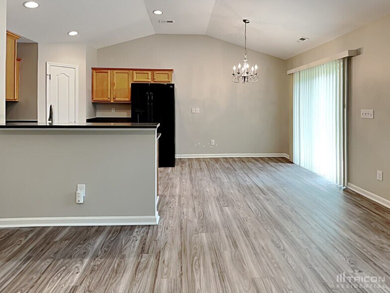 Building Photo - 6235 Leslie Drive