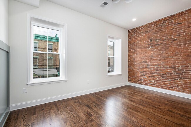 Building Photo - 1925 N 32nd St