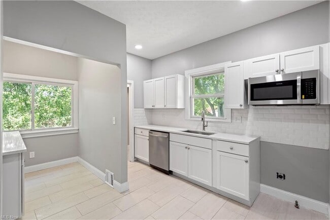 Primary Photo - 13803 Mcelhattan Ave