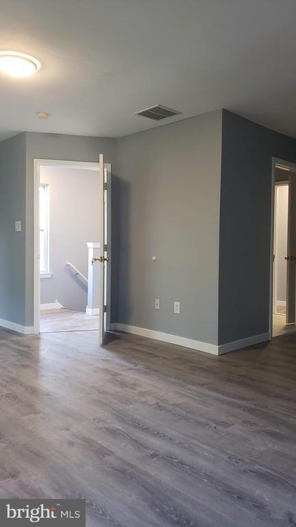 Building Photo - 22 Meadow Rue Ln