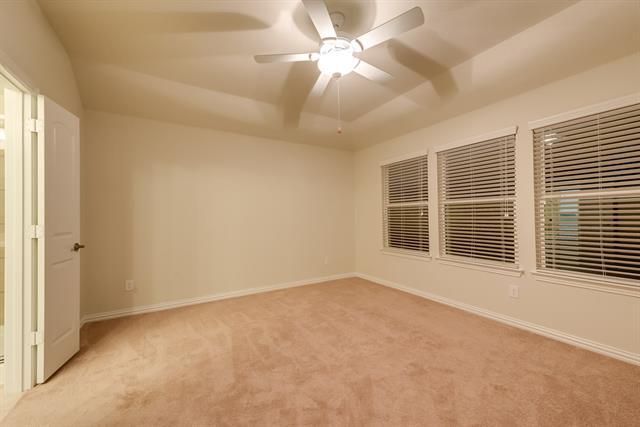Building Photo - 6812 Lighthouse Ln