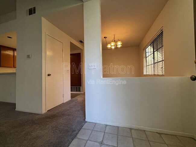 Building Photo - 3509 W Greentree Cir