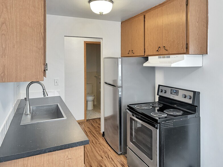 Building Photo - Carroll Court Apartments