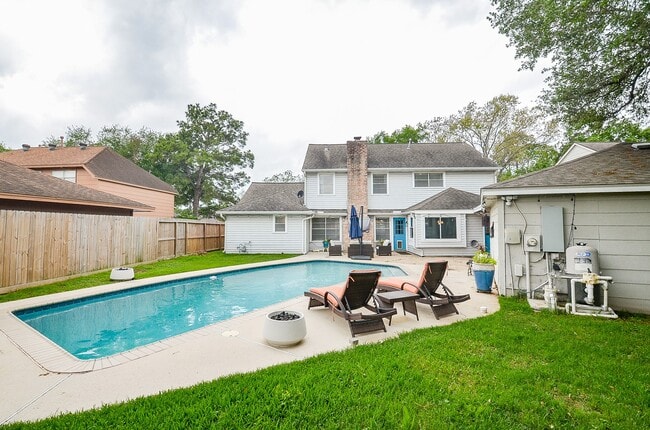 Building Photo - 2019 Briarlee Dr