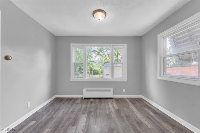 Building Photo - 15904 Invermere Ave