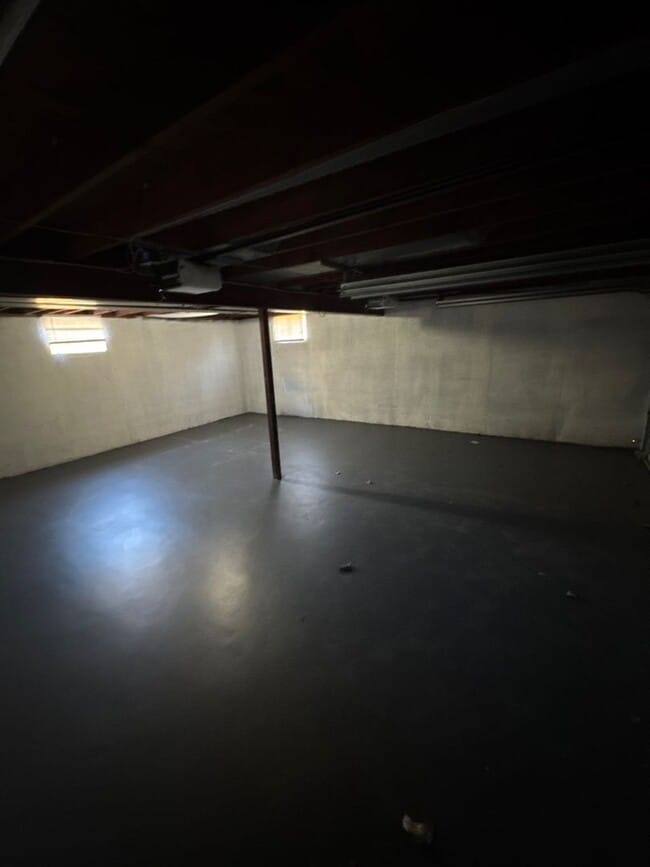 Building Photo - AVAILABLE NOW!! Oak Grove 3 Bed 2 Car garage!