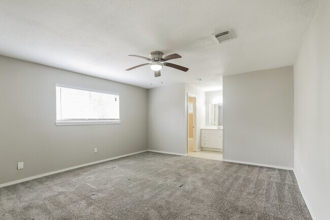 Building Photo - 3607 Dawnwood Dr