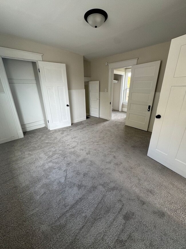 Building Photo - 714 Clinton Ave