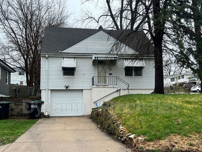 Building Photo - 2537 S 46th Ave