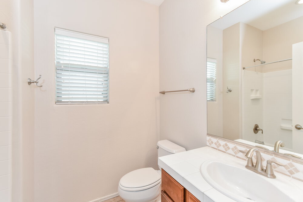 Building Photo - 15629 W MacKenzie Dr