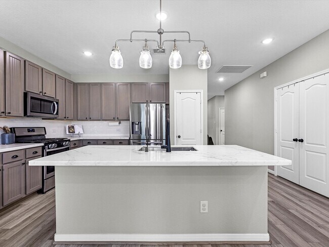 Building Photo - 1006 Camellia Hls Ln