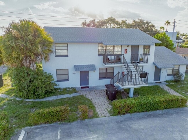 Building Photo - 8507 Sunset Dr