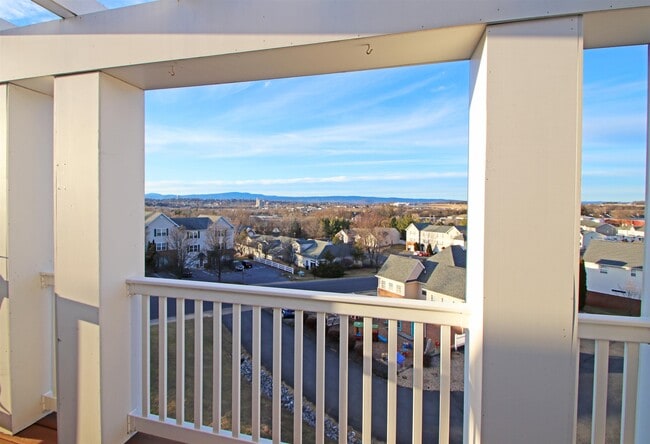 Building Photo - 1214 Old Richmond Circle