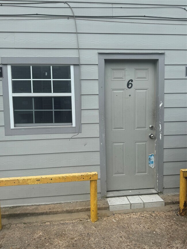 Building Photo - 7018 Avenue F