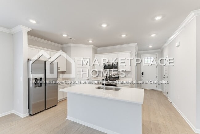 Building Photo - 206 Stockyard Cir
