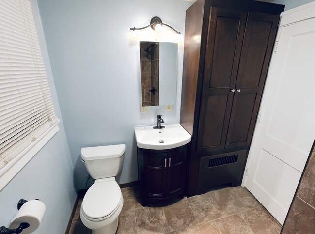 Building Photo - 417 Beaver St